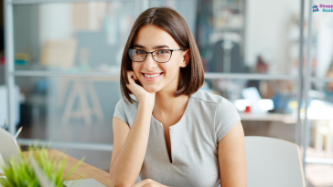 How to Achieve Chic Office Looks for Petite Women